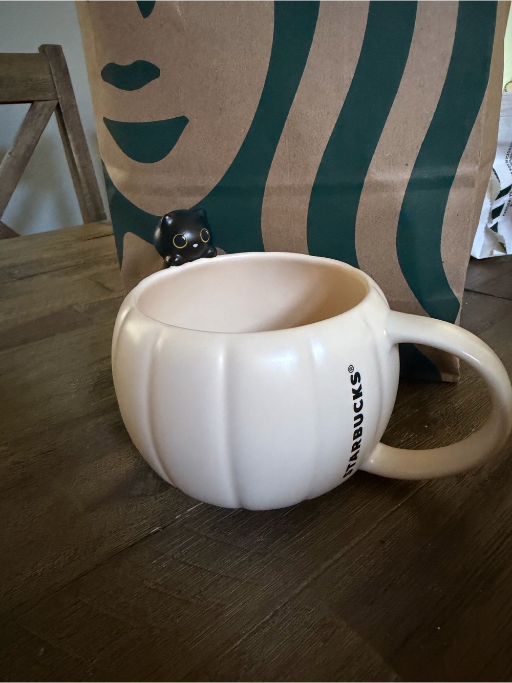 Starbucks Cream Pumpkin-Shaped Ceramic Mug